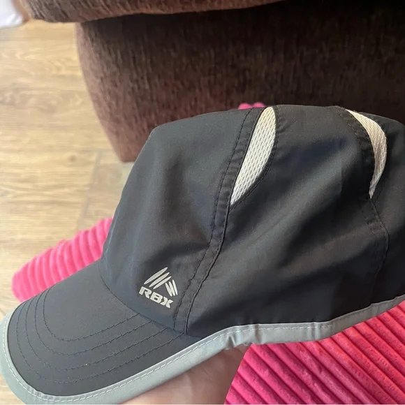 3 Baseball Caps in Black, Gray & White - Picture 10 of 11